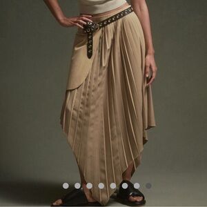 Mare Mare Anthropologie high low pleated skirt. Size S. Just like new. Taupe.